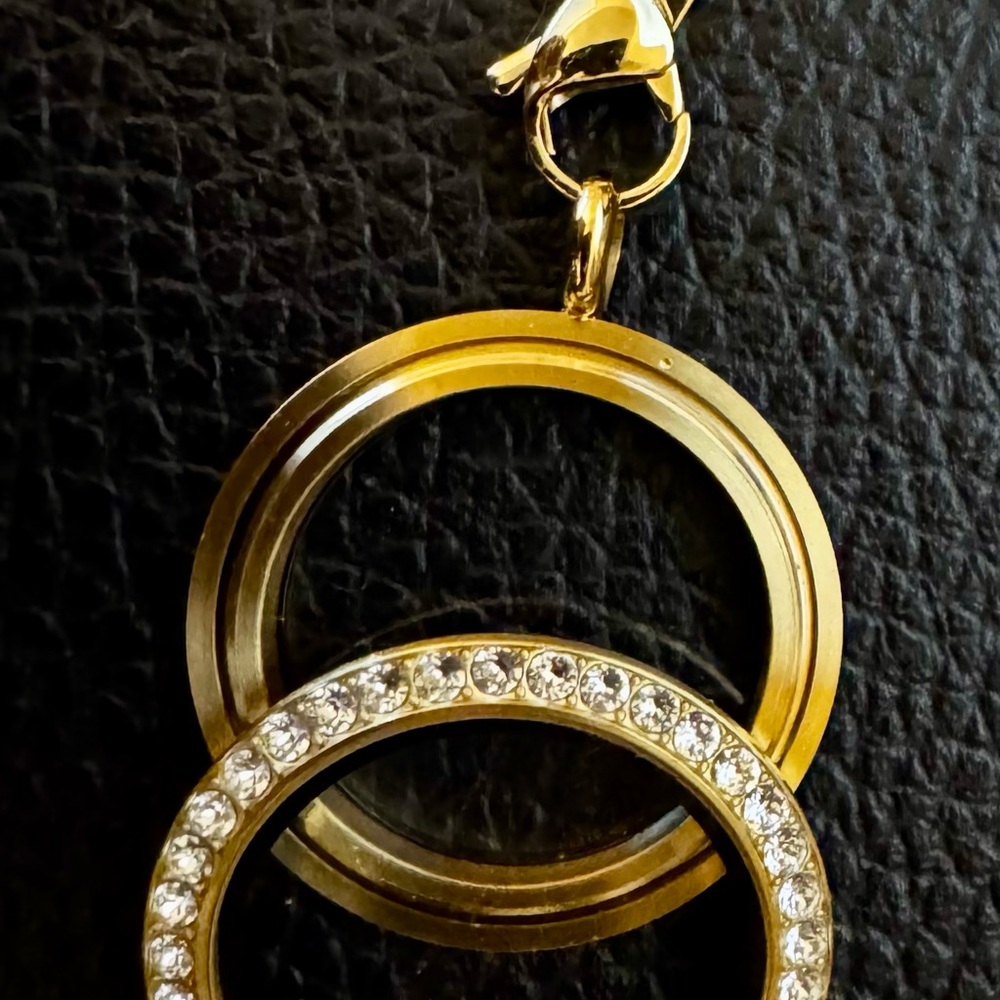 Origami Owl Twist Living Pendant - Gold with crystals. Lg. Charms incl. 18in.